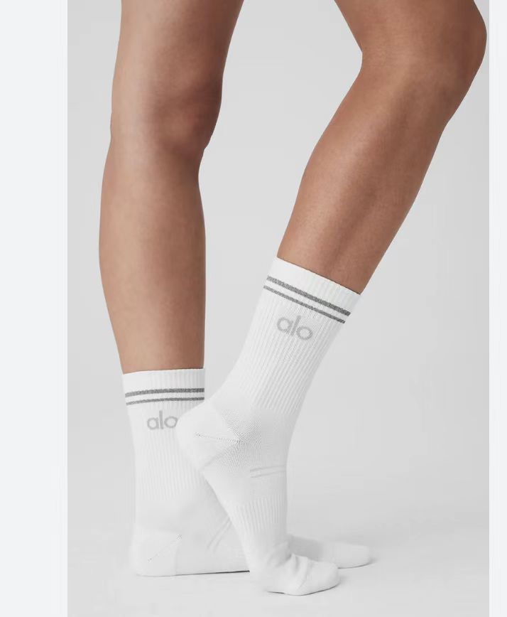ALO Yoga UNISEX HALF-CREW THROWBACK SOCKS