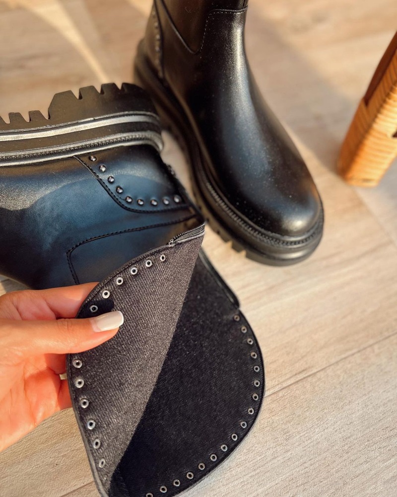 شیءگالری+نيمبوت+پشت+زيپ+پرچي+++جنس+چرم+مصنوعي+++از+پشت+زيپ+پرچی+کاملا+روی+نیمبوت+پرچ+شده+است+++قالب+استاندارد+سایزبندی+-+37+الی+41+قیمت+-+1