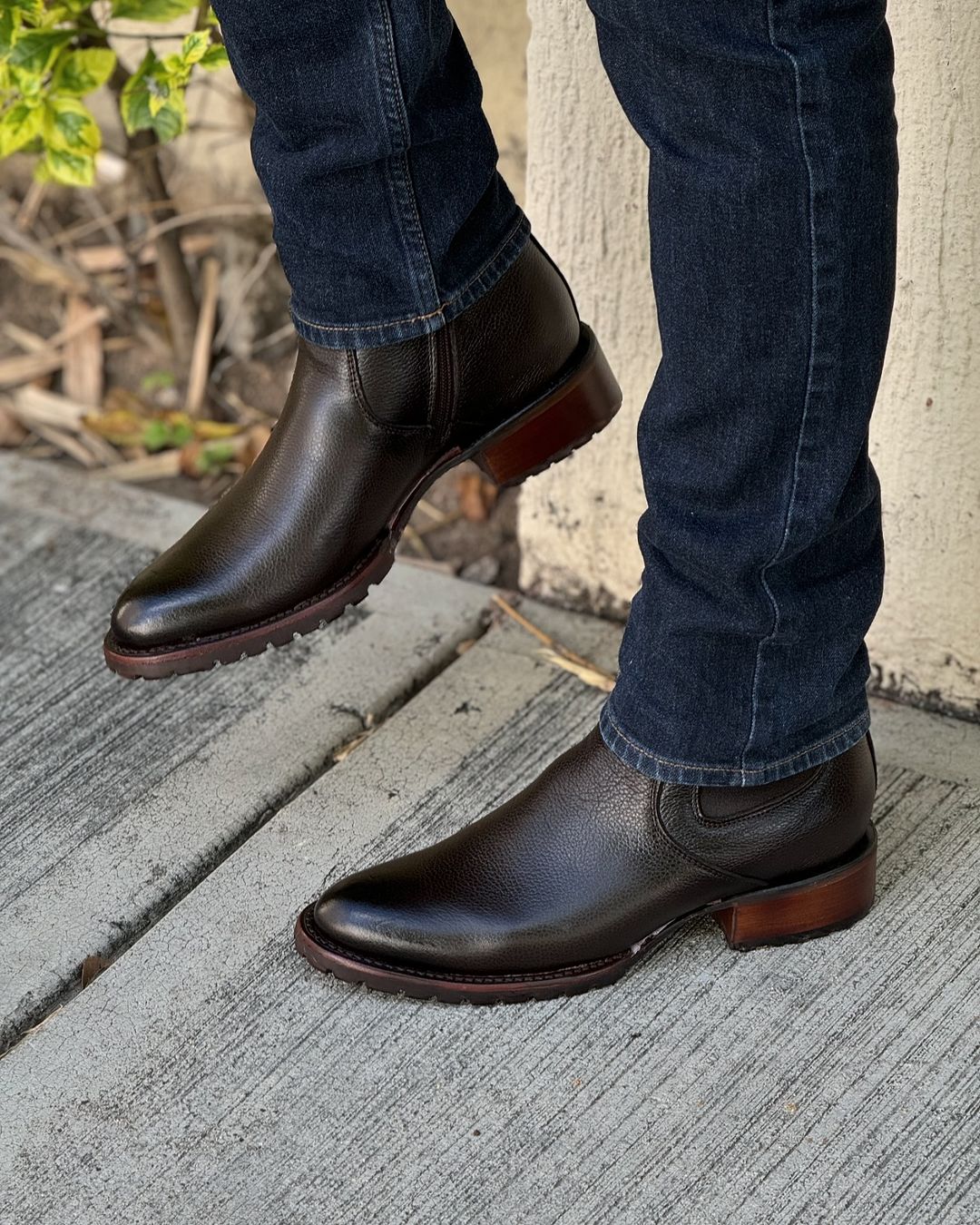 Modelos sofisticados  Lucchesse en piel de res original con zíper   #dallas #dallascowboys #dallastexas #fyp viral #parati #botines #tendencia #photo #westernstyle