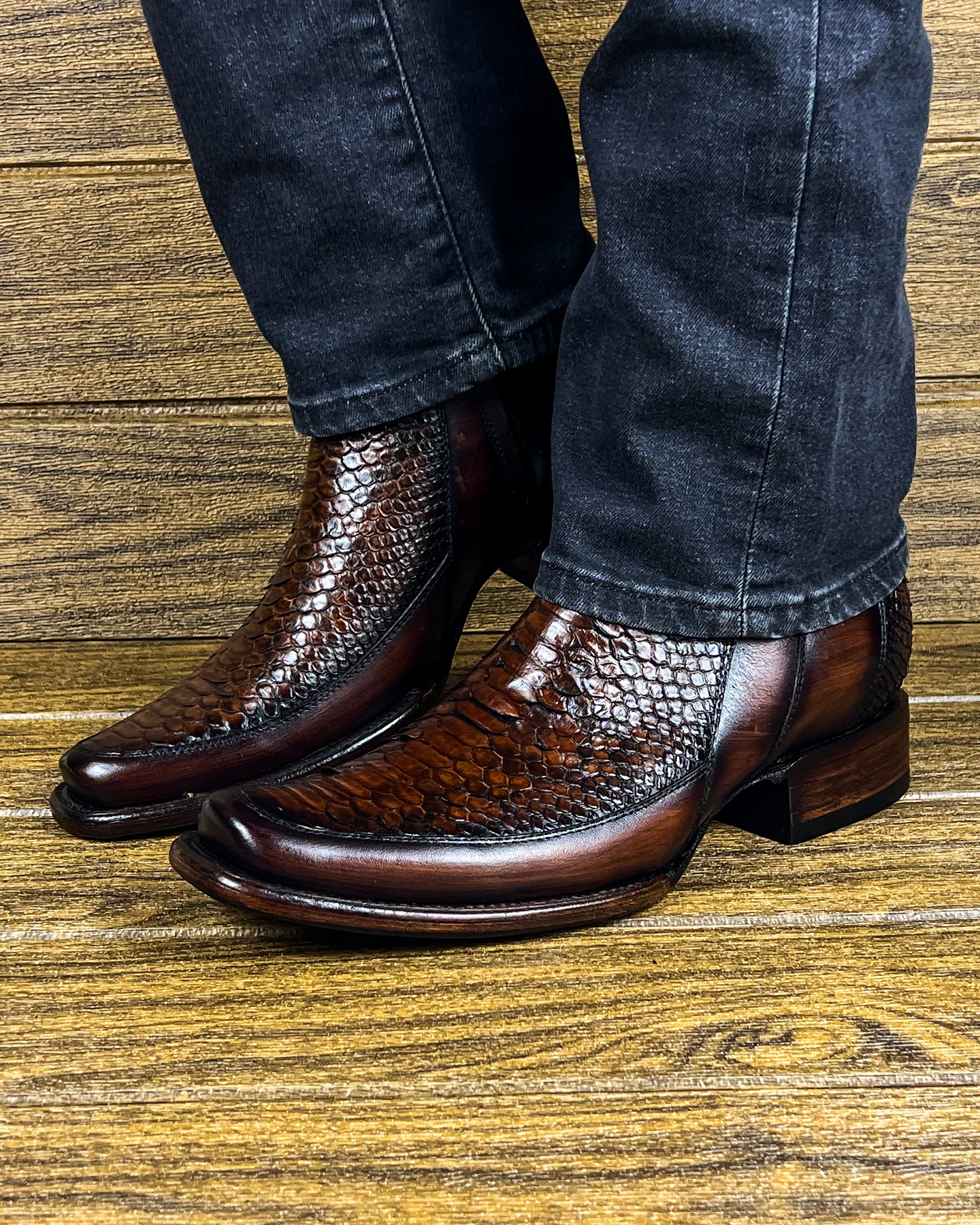 blackbootsmx__470692621_17890182996148249_1872865508464593150_n