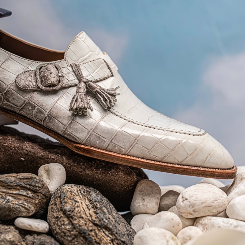 Inspired by the Himalayan snow mountains in 'The Secret Life of Walter Mitty', this style is crafted using HCP Himalayan leather
