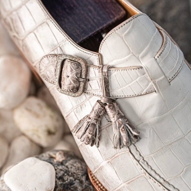 Inspired by the Himalayan snow mountains in 'The Secret Life of Walter Mitty', this style is crafted using HCP Himalayan leather