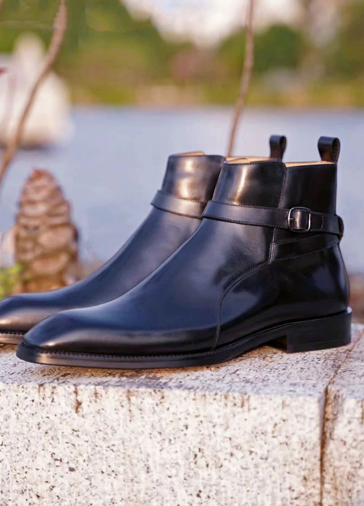 Experience Comfort_ Leather Chelsea Boots for Men with Sturdy Sole Support (4)