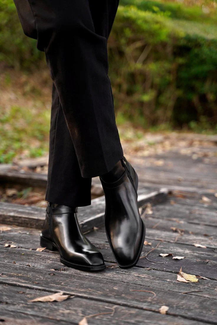 Experience Comfort_ Leather Chelsea Boots for Men with Sturdy Sole Support (3)