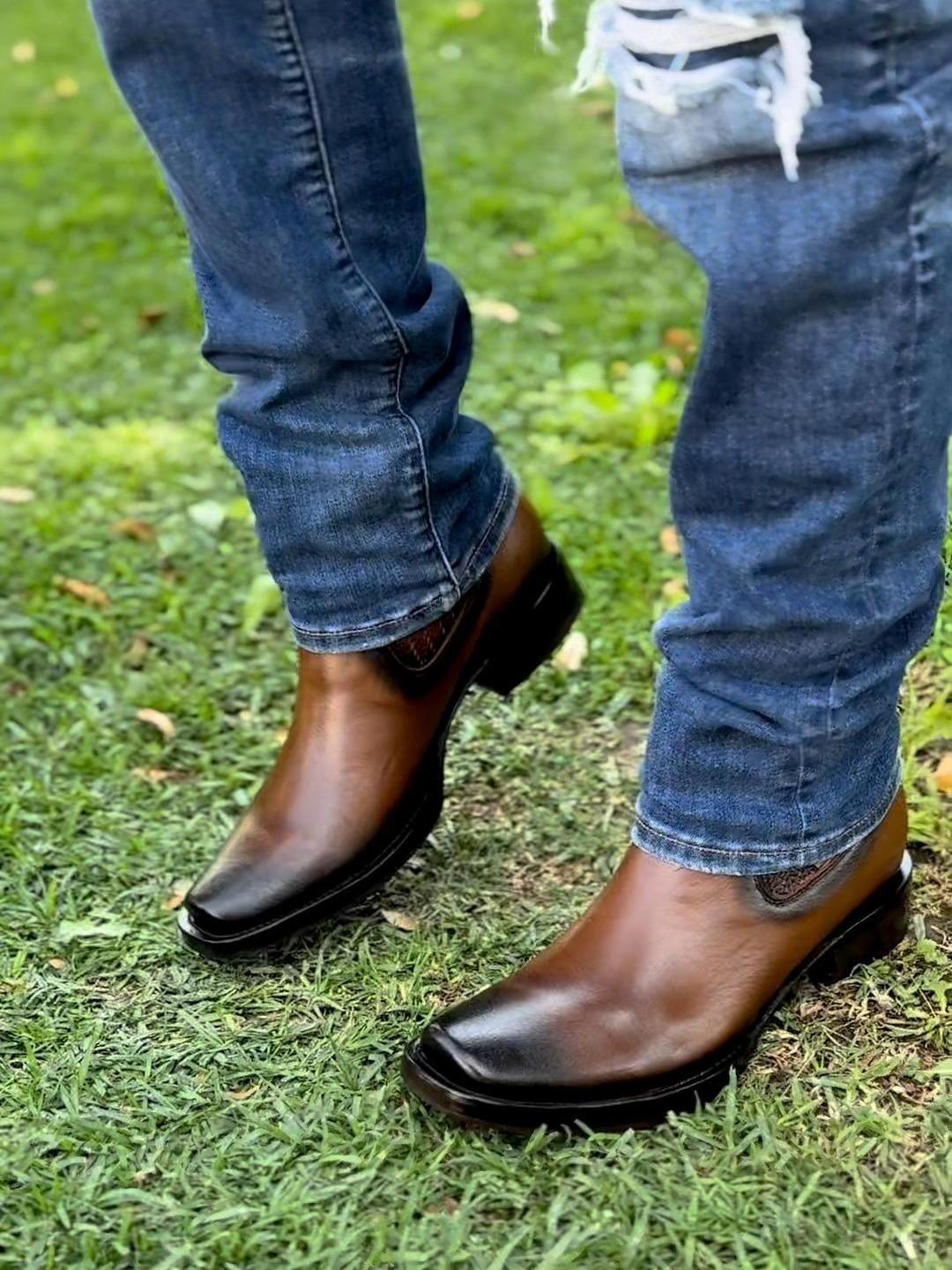 laraboots4x4_7476937167122582802-2
