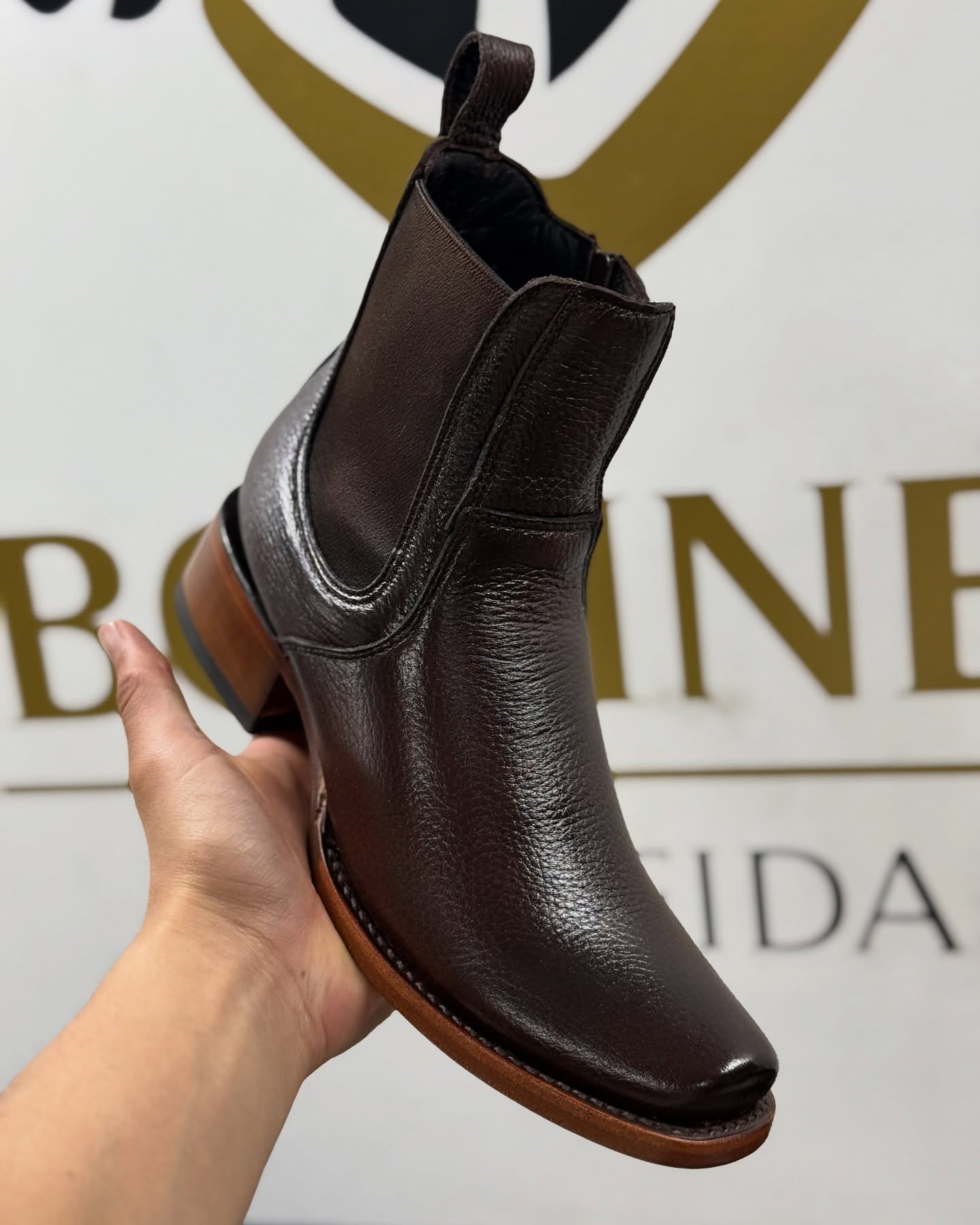 almeida_bootsoficial_1743016475_3597005361027597793_52220402971