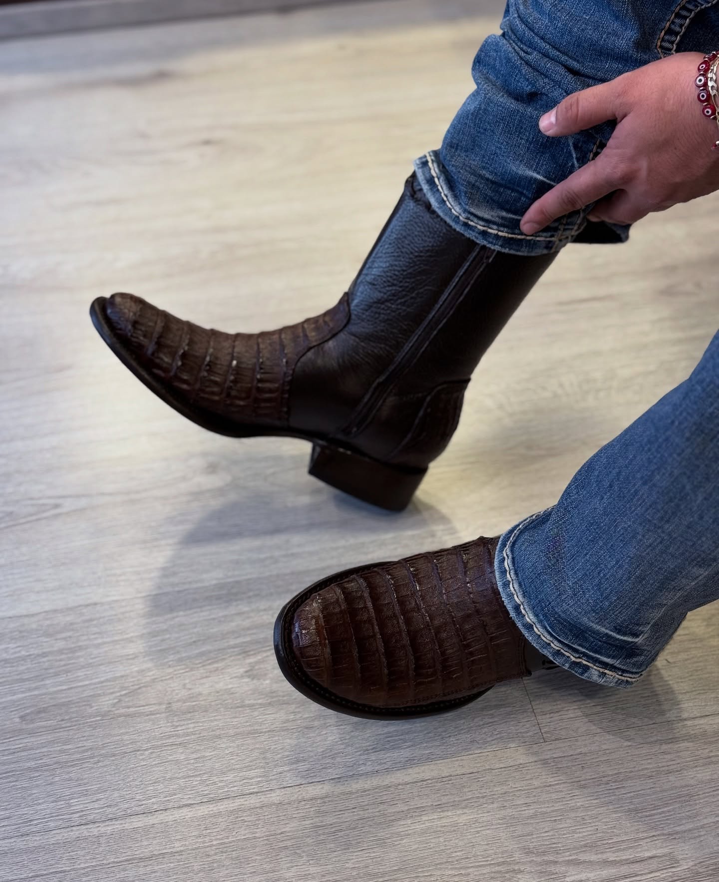 almeida_bootsoficial_1744131674_3606360330604138802_52220402971
