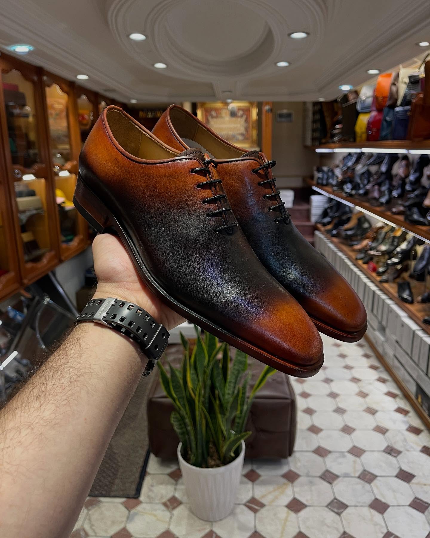 pasargadleather_1744133284_3606373835314627799_1330617863