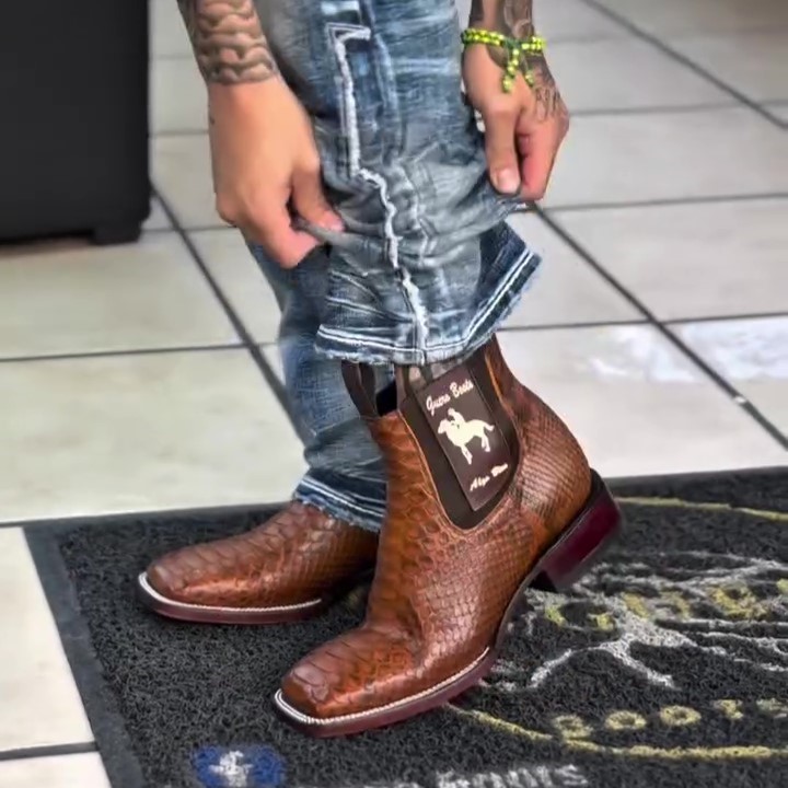 elguerobootsmx  ? - frame at 0m28s