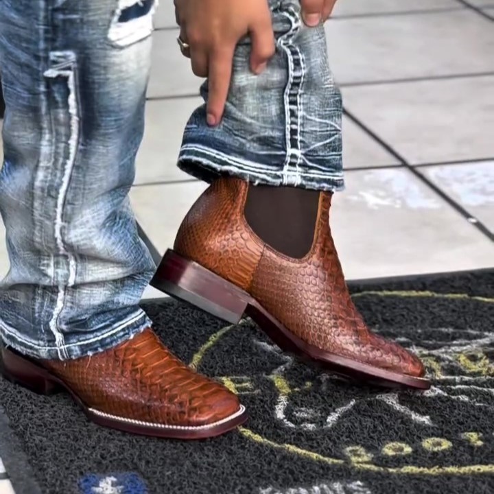 elguerobootsmx  ? - frame at 0m24s