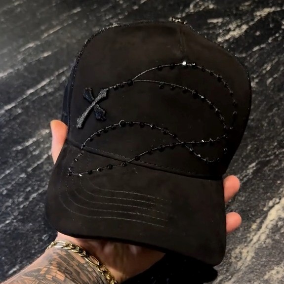 Shiny_Long-chain_Cap-1