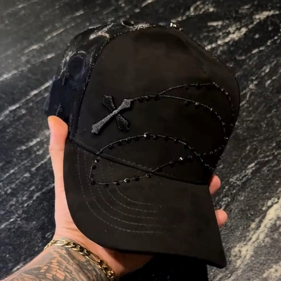 Shiny_Long-chain_Cap-0