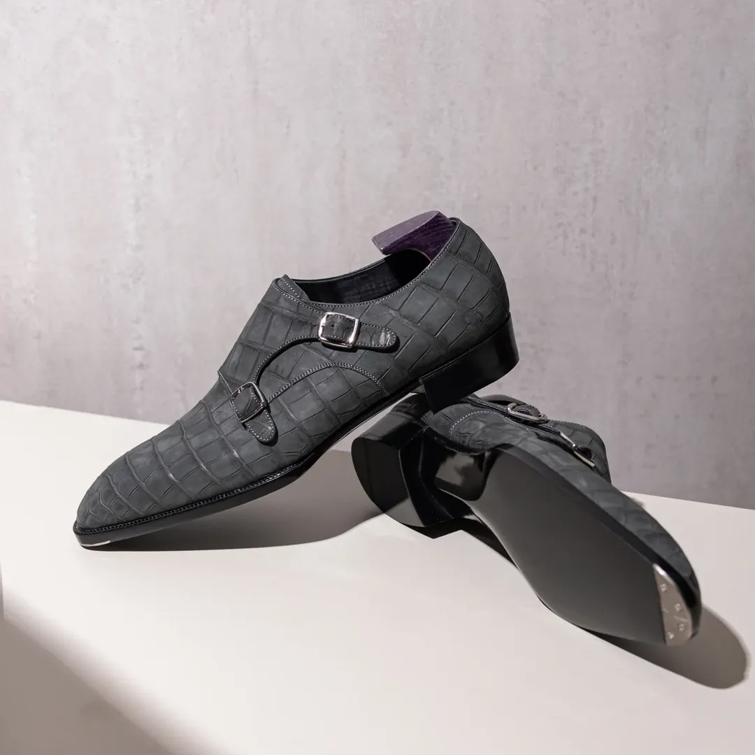 HCP_Nubuck_Alligator_#art_#artist_#bespoke_#customshoes_#menshoes_#marvel_#mensfashion_#modern_#maketoorder_#maketomeasure_#menswear_#mensstyle_#mensfashions_#mensweardaily_#shoestyle_#suitstyle_#supertrunk_#saphir_#shoeg (5)