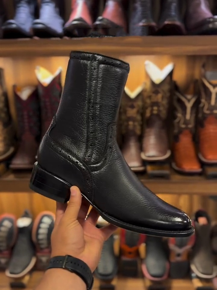 2025-06-24-DLQ0vJAxgJI-2_副本