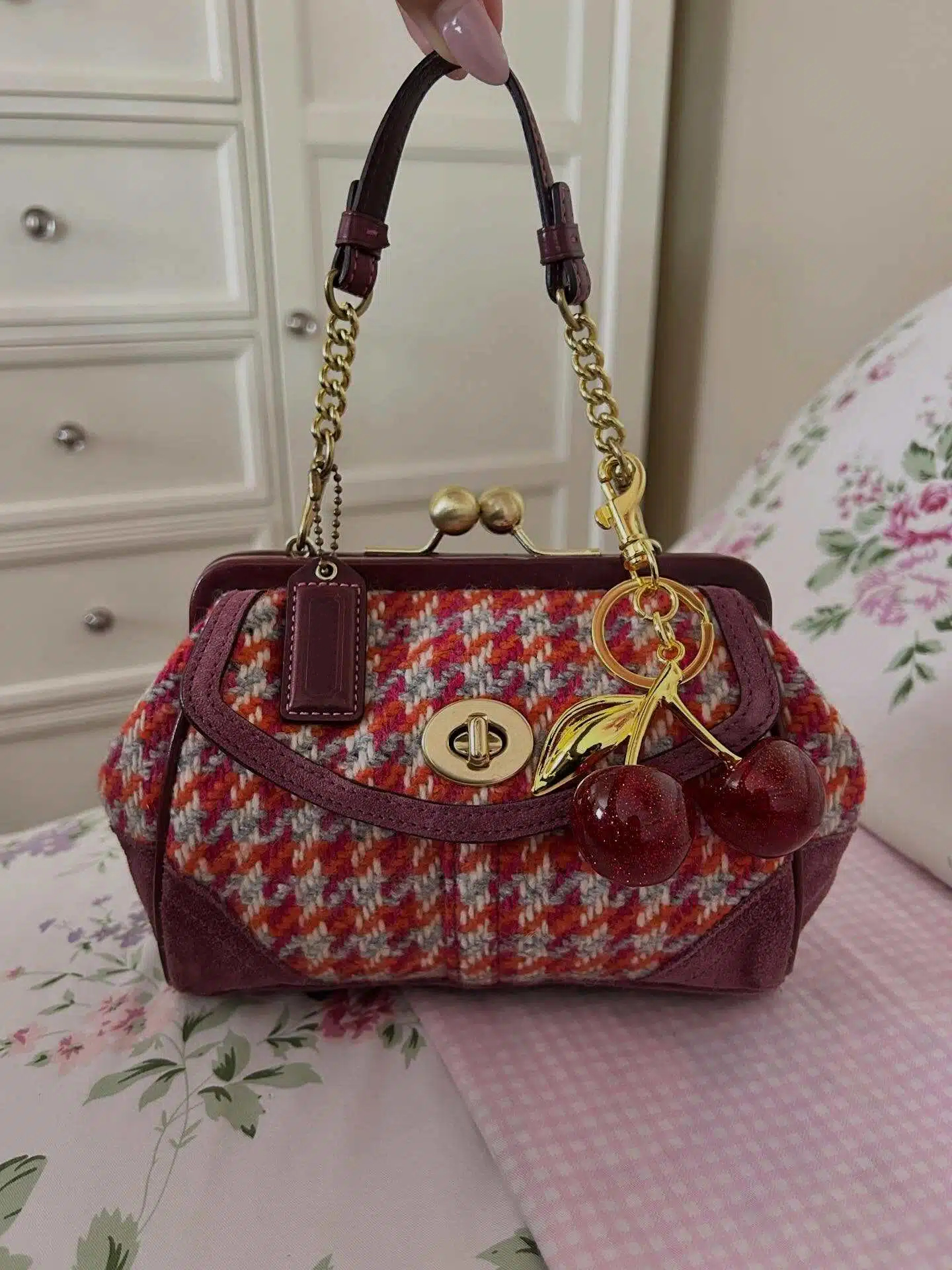 ilovecoach2000s_1766542259_3794353944391851828_27623619889 (1)