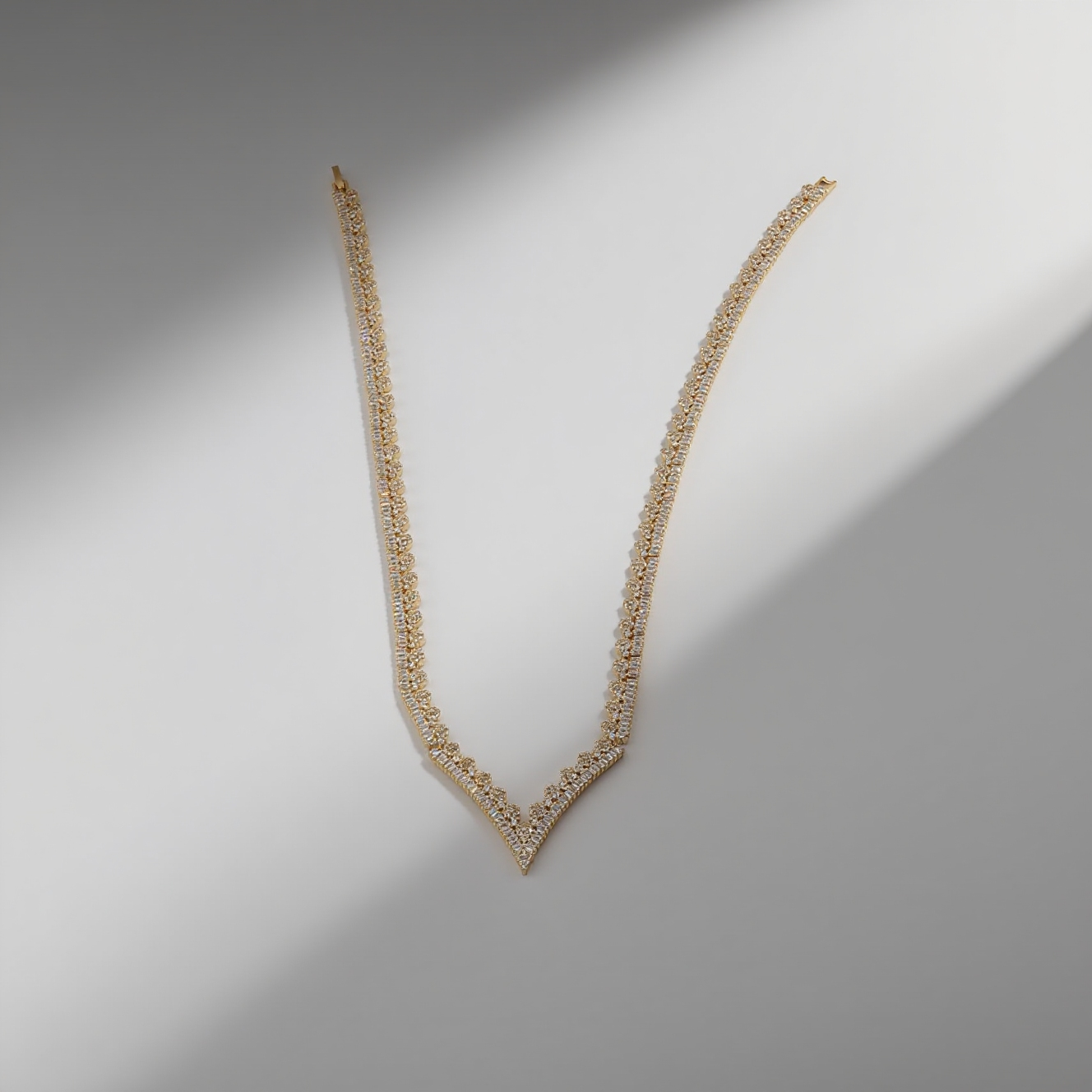 jimeng-2025-09-09-6560-生成一张极具高级感的产品封面白底图,画面中的所有款式保持不变,不要改动物体,重点