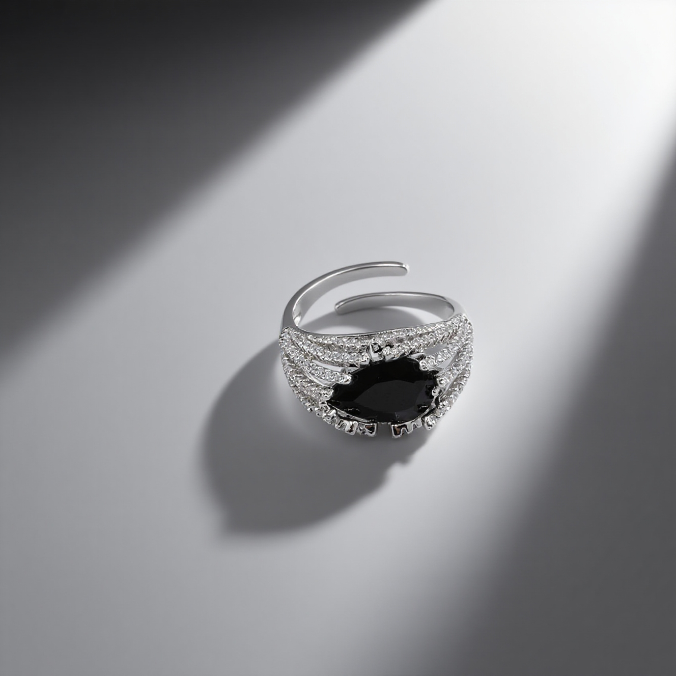 jimeng-2025-09-09-4318-生成一张极具高级感的产品封面白底图,画面中的所有款式保持不变,不要改动物体,重点