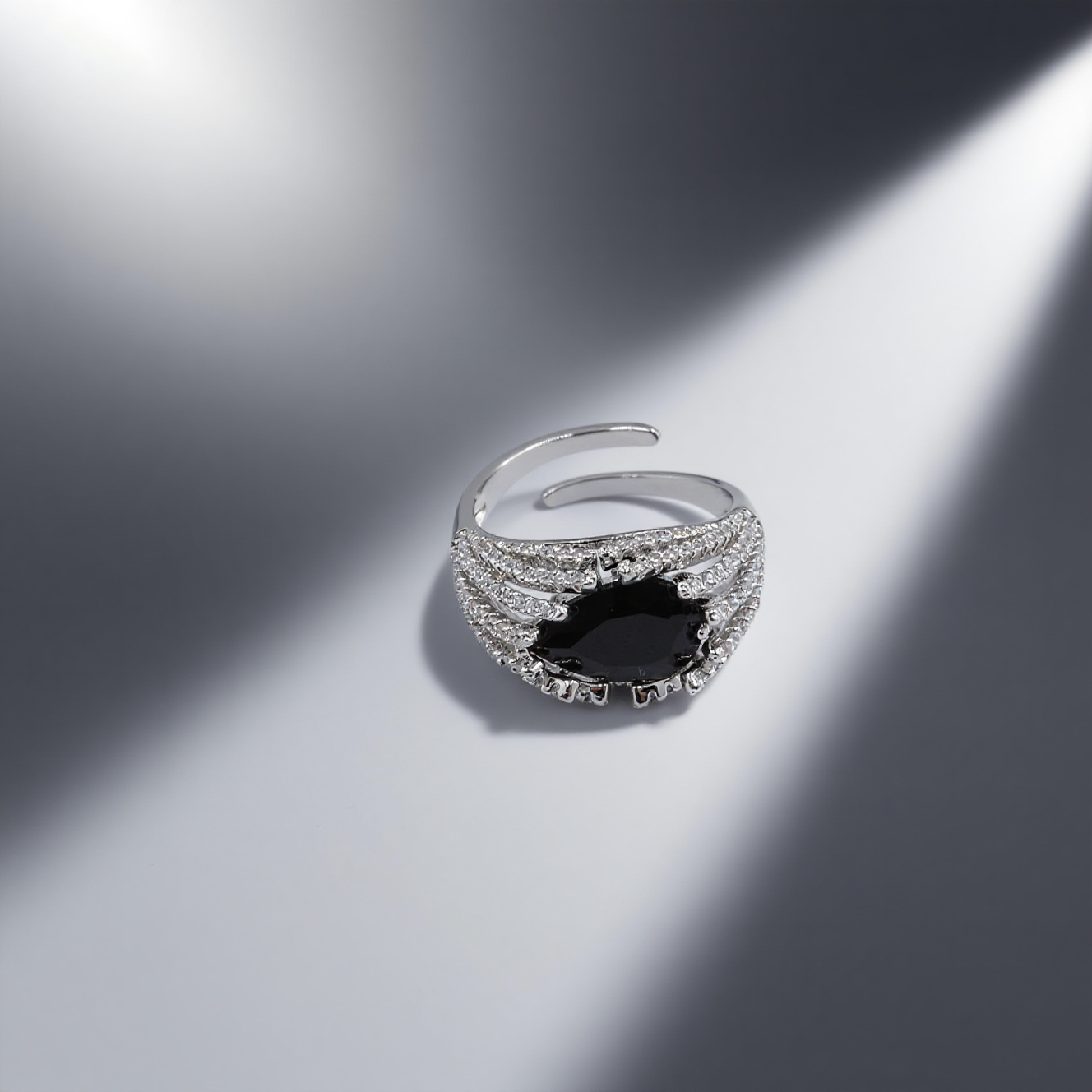 jimeng-2025-09-09-3289-生成一张极具高级感的产品封面白底图,画面中的所有款式保持不变,不要改动物体,重点