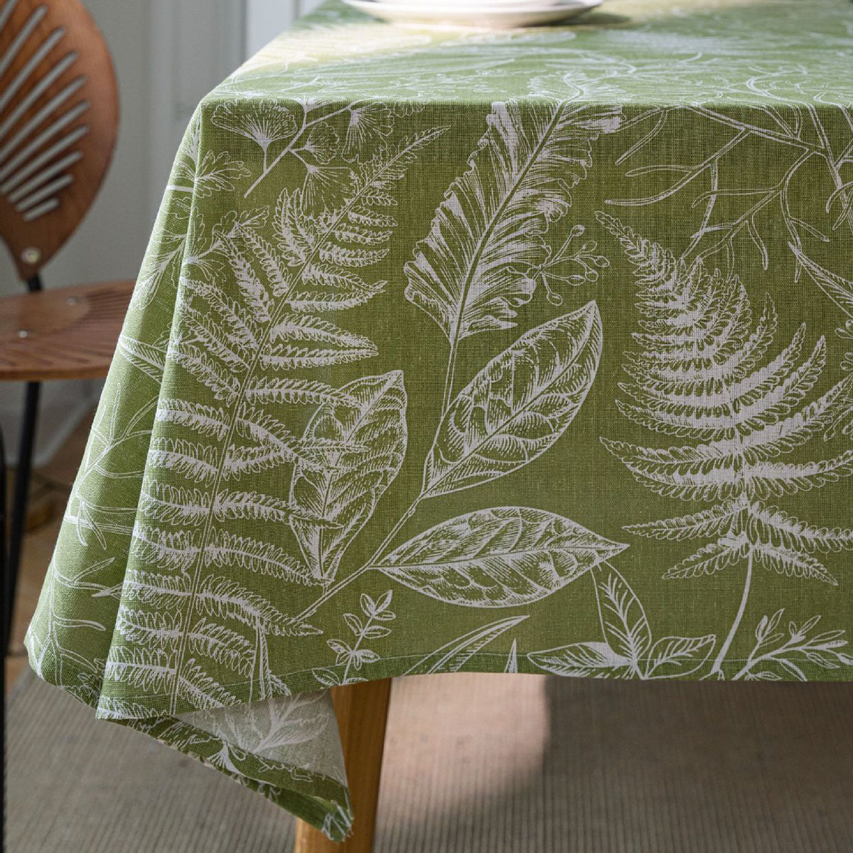 Heavy Weight Floral Tablecloth 140x200cm Machine Washable for Wedding Banquet