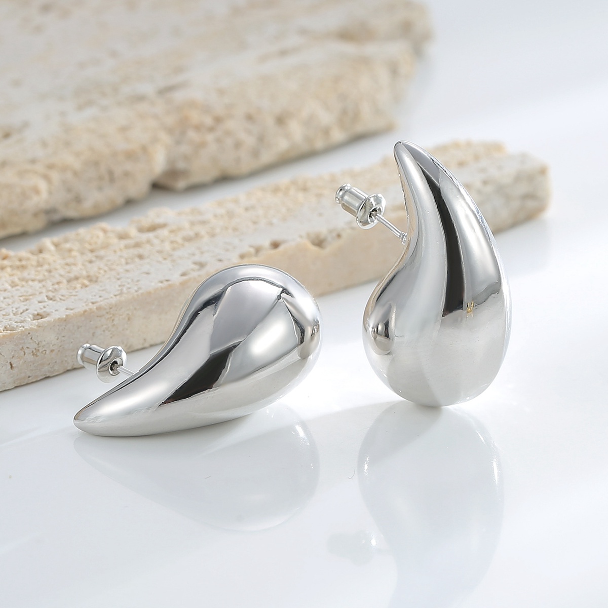 Glossy Gold/Silver Plated Chunky Gogok Dome Teardrop Stud Earrings For Women - Picture 7 of 7