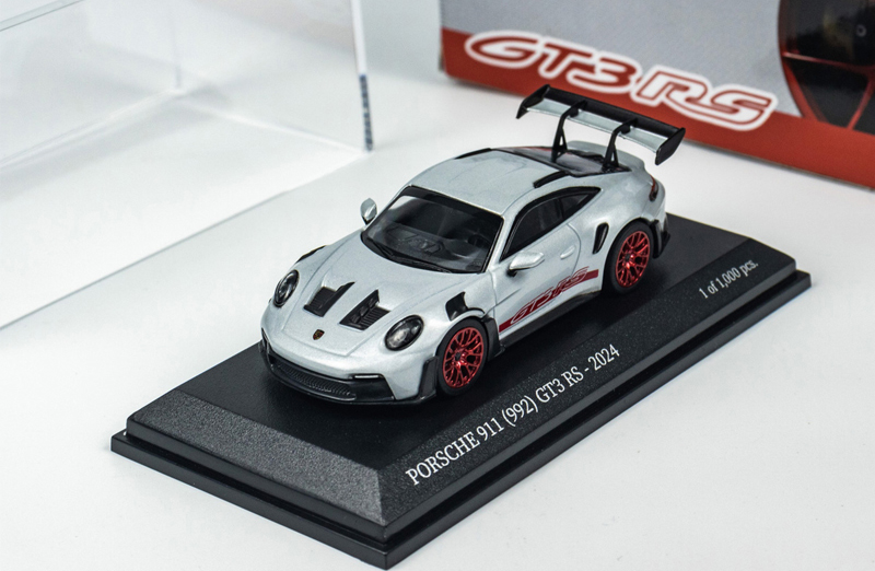 MINICHAMPS 1:64 Porsche 911 (992) GT3 RS 2024 Sportwagen Modell Auto Sammlung - Bild 6 von 41