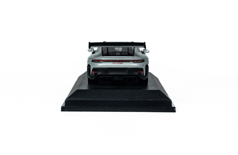MINICHAMPS 1:64 Porsche 911 (992) GT3 RS 2024 Sportwagen Modell Auto Sammlung - Bild 9 von 41