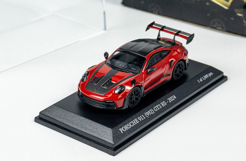 MINICHAMPS 1:64 Porsche 911 (992) GT3 RS 2024 Sportwagen Modell Auto Sammlung - Bild 14 von 41