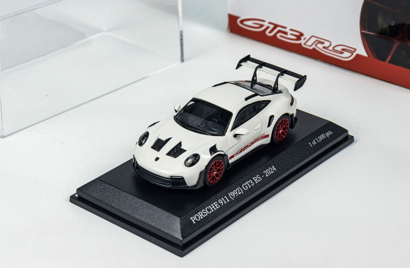 MINICHAMPS 1:64 Porsche 911 (992) GT3 RS 2024 Sportwagen Modell Auto Sammlung - Bild 22 von 41