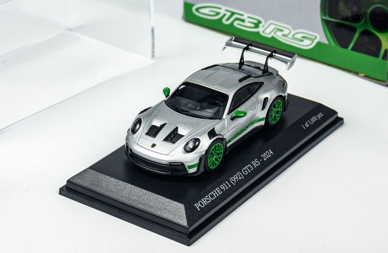 MINICHAMPS 1:64 Porsche 911 (992) GT3 RS 2024 Sportwagen Modell Auto Sammlung - Bild 30 von 41