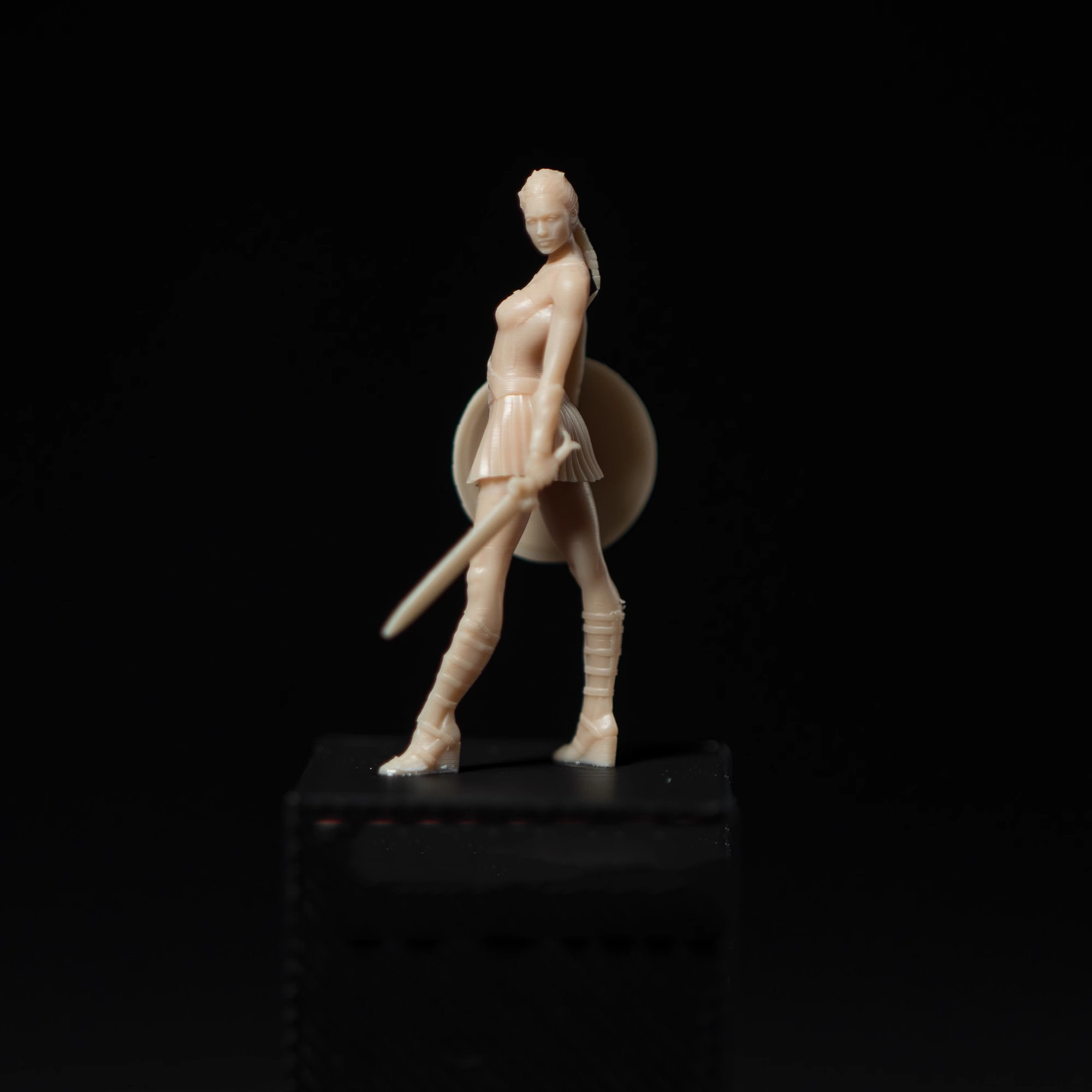 1/64 1/43 1/35 Scene Props Wonder Woman Gal Gadot Miniatures Figure Doll For Car - Picture 11 of 14