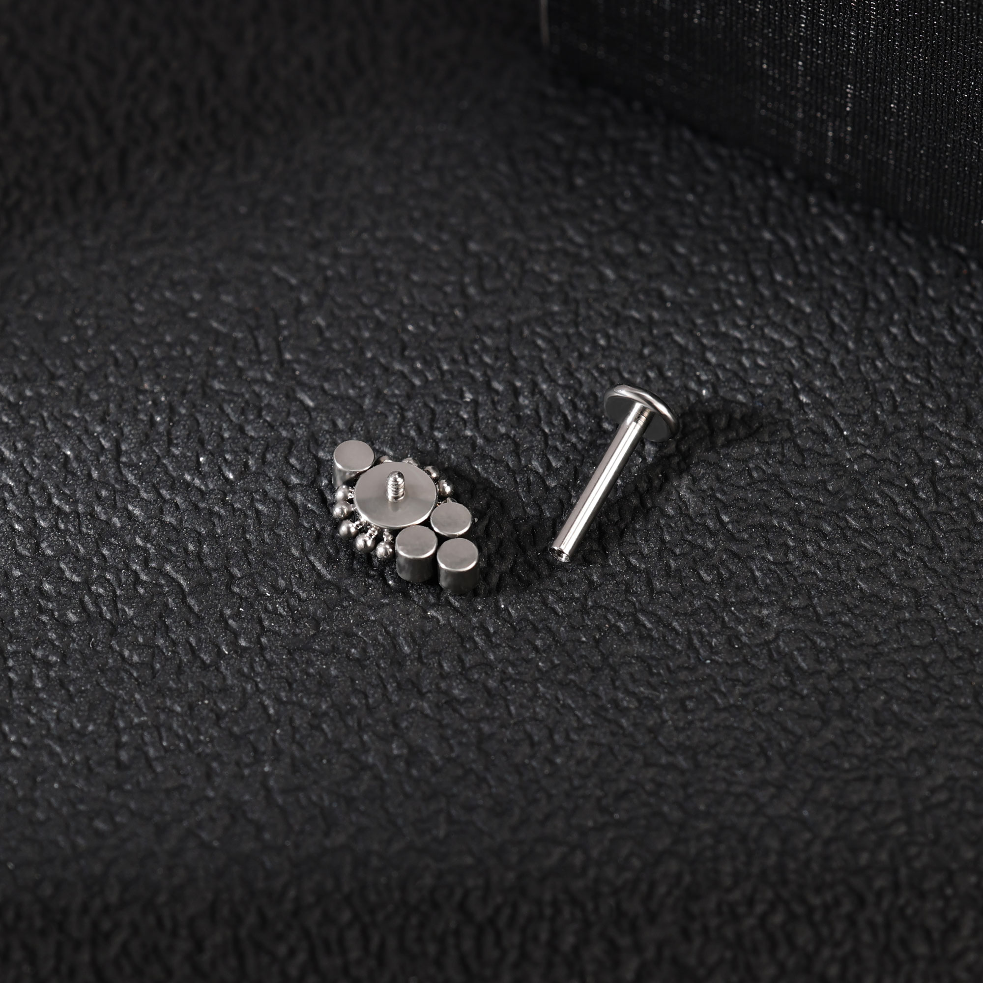 1 Piece 16G Titanium Steel Labret Lip Ring CZ Tragus Stud Monroe Medusa Piercing - Picture 36 of 85