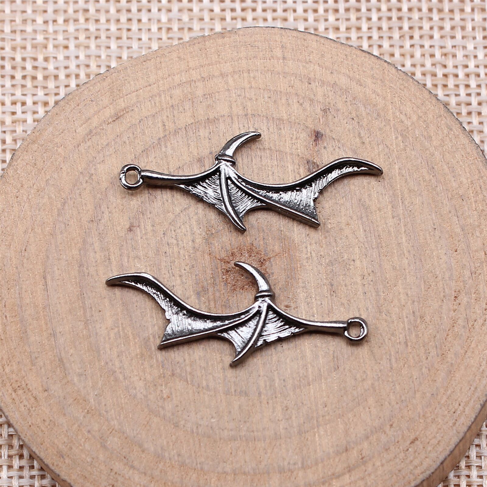 80 Pcs Gun black Tibetan Silver Wing Charms Pendant 31x12MM DIY Making C15759 - Picture 5 of 6