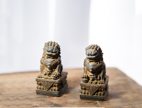 Pair of Chinese Iron Rust Stone Lion Statue Resin Tea Pet Home Decor Collection