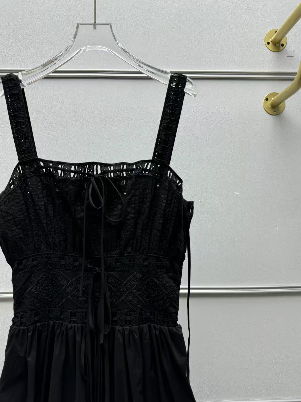Vestido de encaje calado con tirantes Christy Dawn - Imagen 35 de 35
