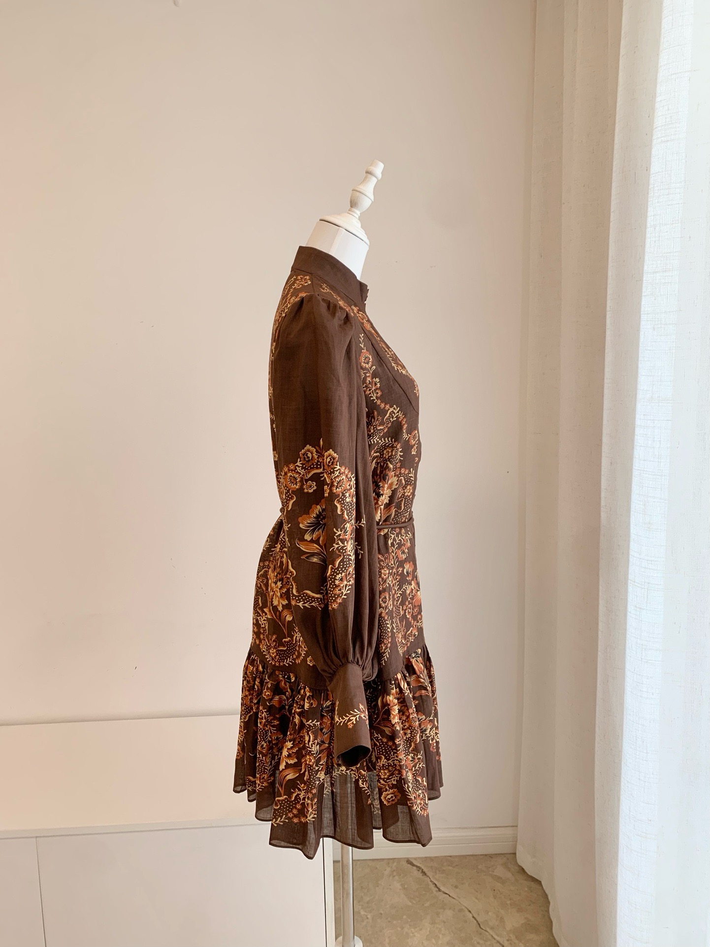 Alemais Seraphine bedrucktes Kurzarm Hemd + Hosenanzug Ramie Kaffee Kleid - Bild 37 von 43