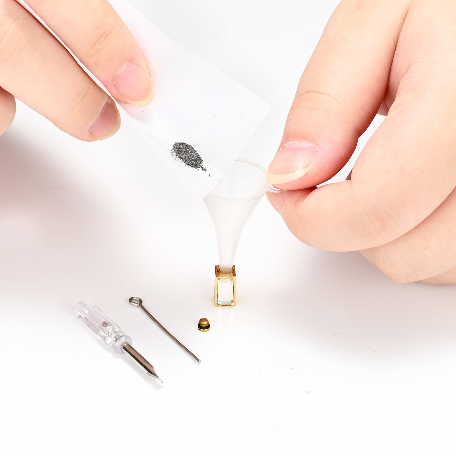 Glass Cube Urn Pendant Memory Necklace Cremation Ashes Liquid Memorial Jewelry