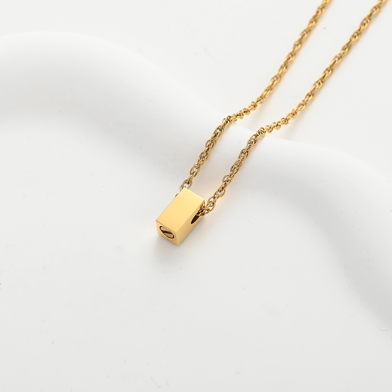 Glass Cube Urn Pendant Memory Necklace Cremation Ashes Liquid Memorial Jewelry