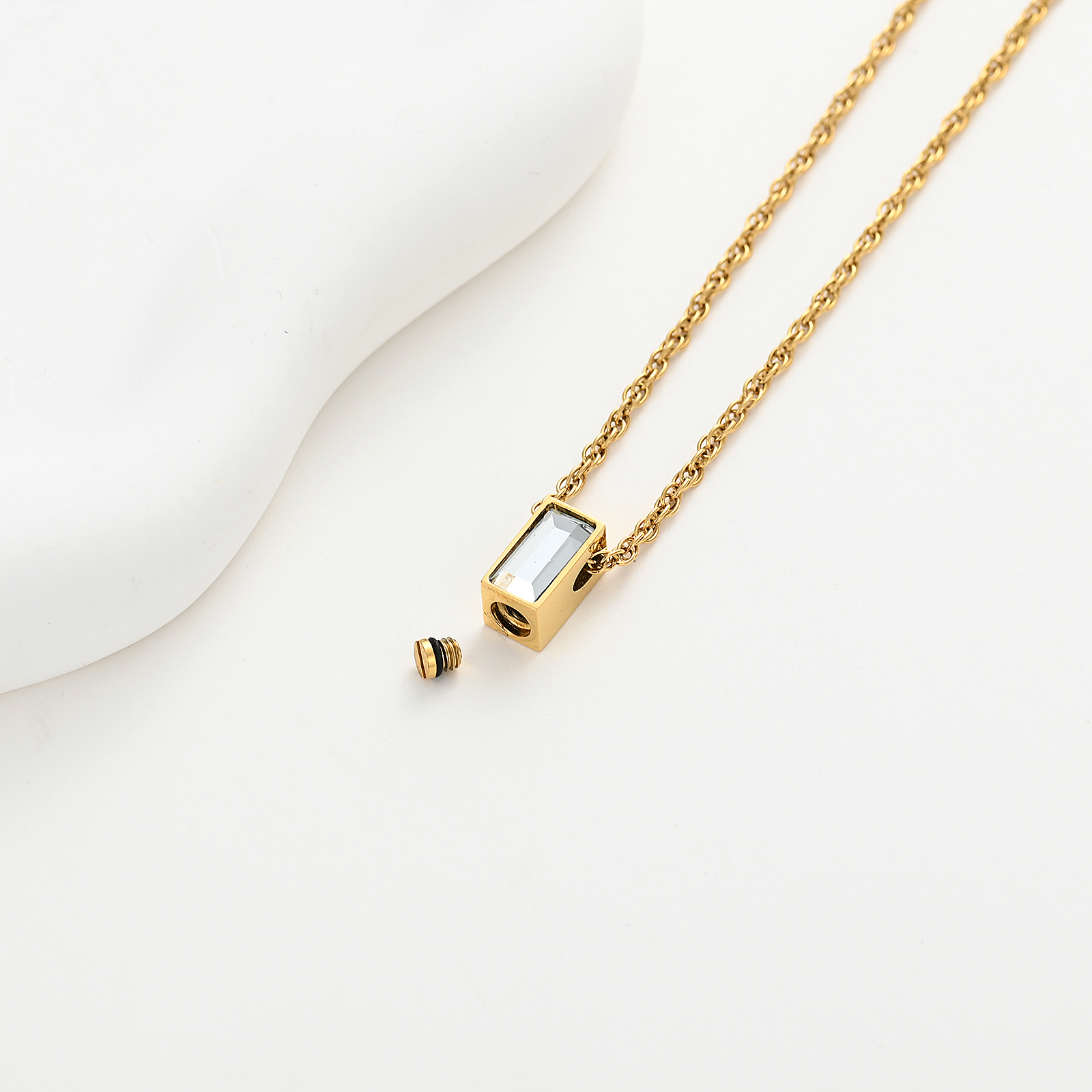 Glass Cube Urn Pendant Memory Necklace Cremation Ashes Liquid Memorial Jewelry