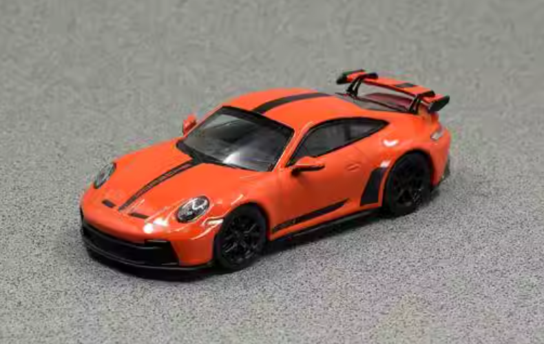 Mini-cut 1:64 PORSCHE 911 GT3 (992) 935 Silver Martini static car model.