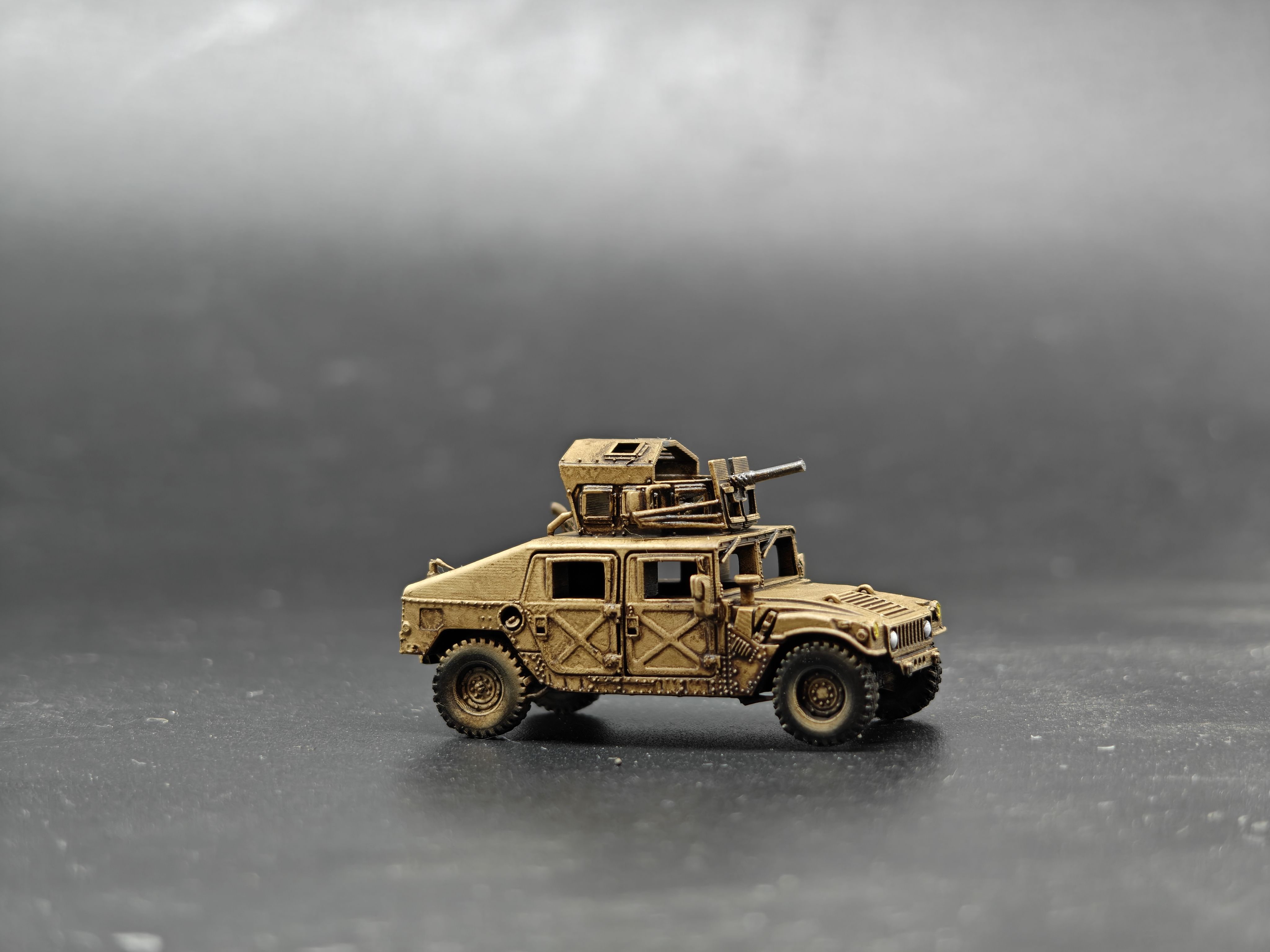 Modelo de vehículo con ruedas multiusos de alta movilidad Humvee 1/144 USHMMWV - Imagen 27 de 27