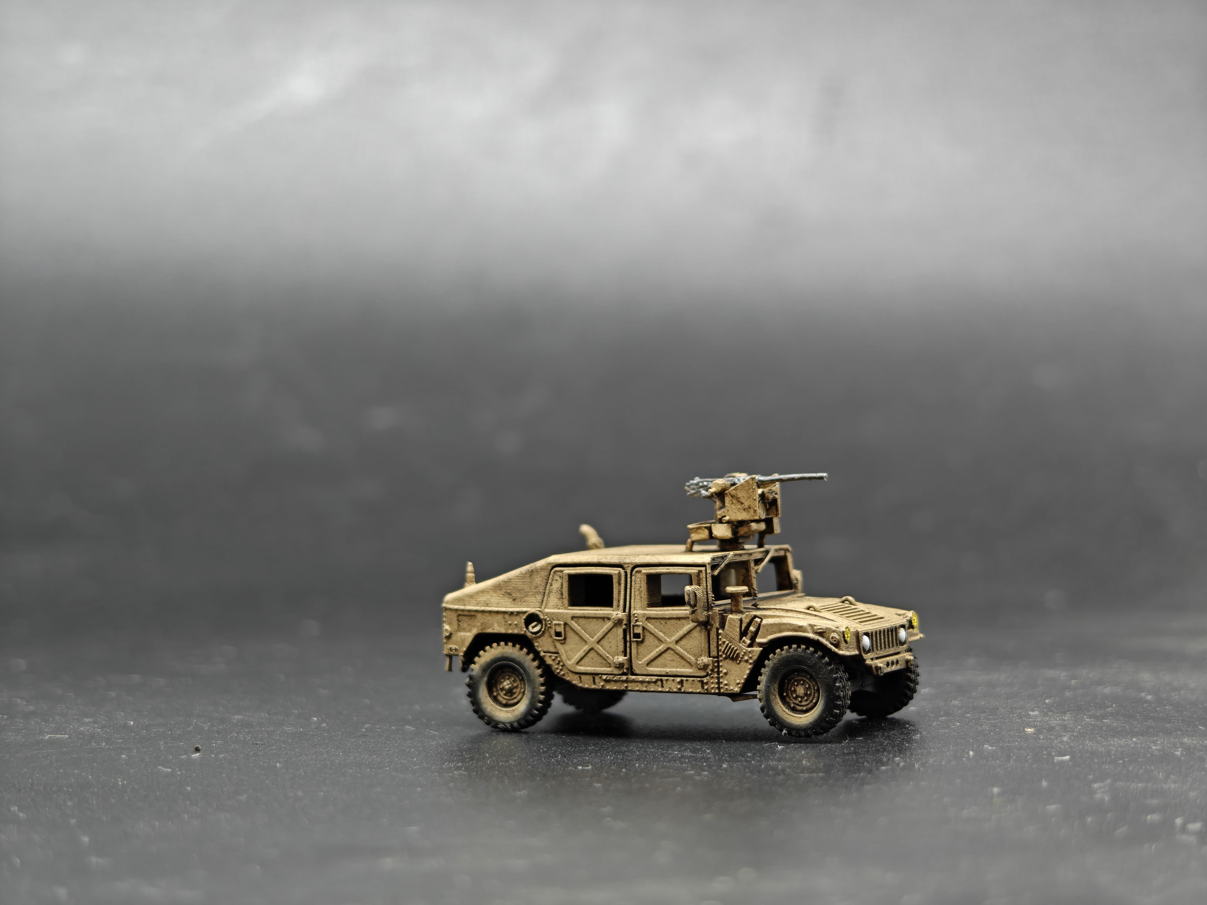 Modelo de vehículo con ruedas multiusos de alta movilidad Humvee 1/144 USHMMWV - Imagen 24 de 27