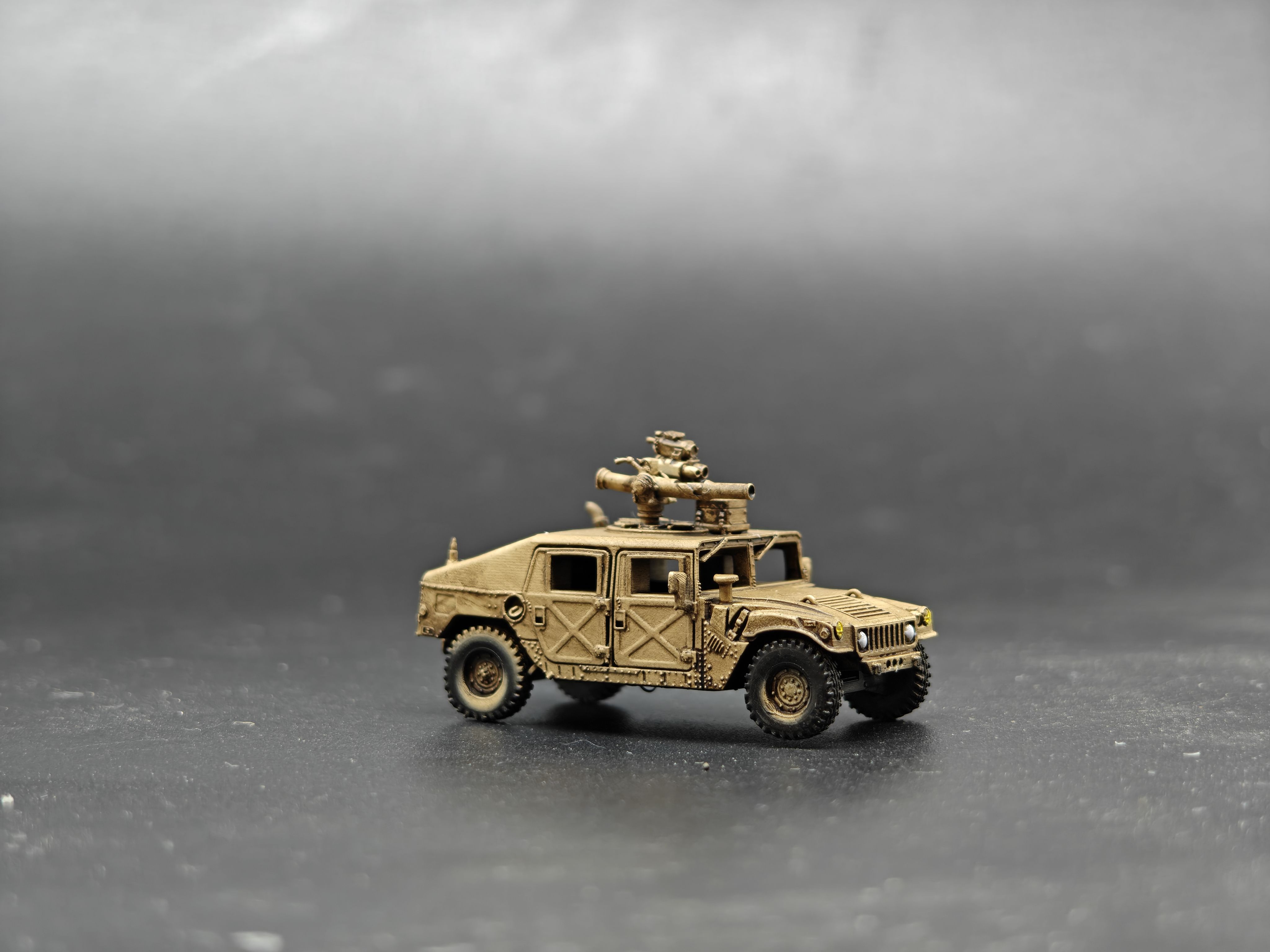 Modelo de vehículo con ruedas multiusos de alta movilidad Humvee 1/144 USHMMWV - Imagen 26 de 27