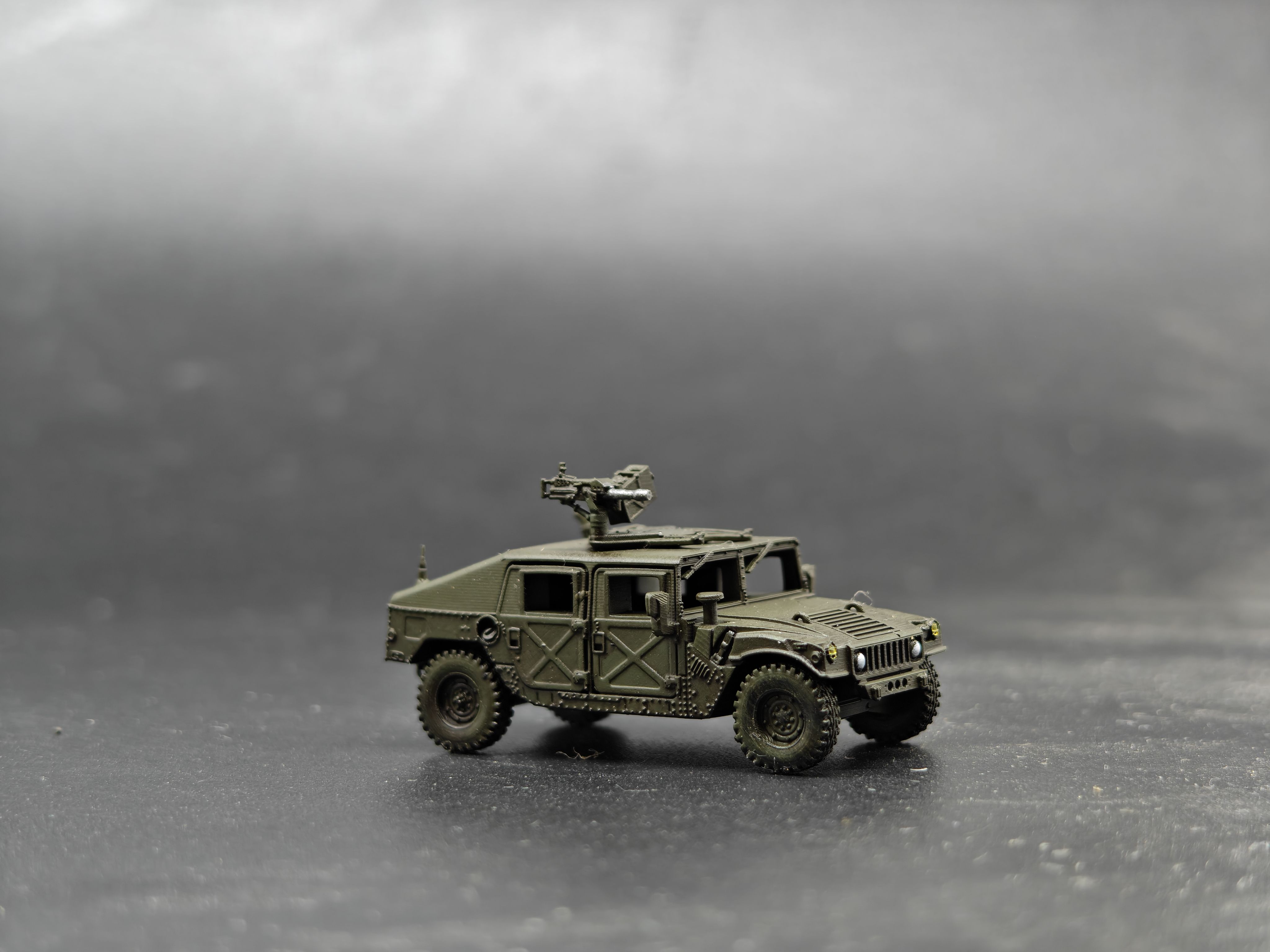 Modelo de vehículo con ruedas multiusos de alta movilidad Humvee 1/144 USHMMWV - Imagen 22 de 27