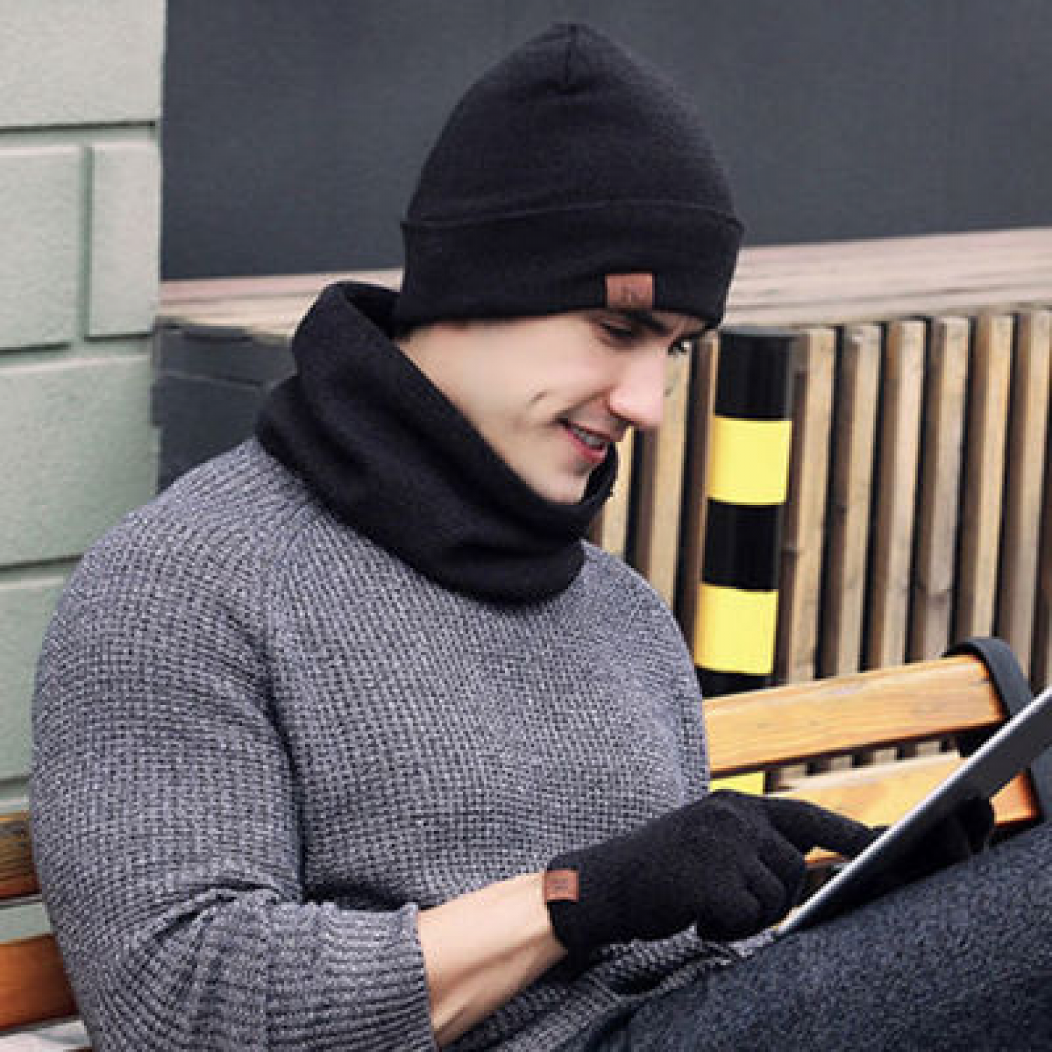Winter Knitted Beanie Hat Cap Neck Warmer Scarf & Touchscreen Gloves Set Fleece - Picture 14 of 19
