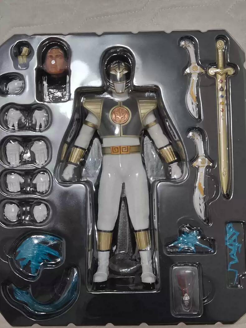 メズコ パワーレンジャー 1/12スケール ホワイトレンジャー Mezco Toyz Power Rangers 1/12 Scale WHITE Ranger Toys