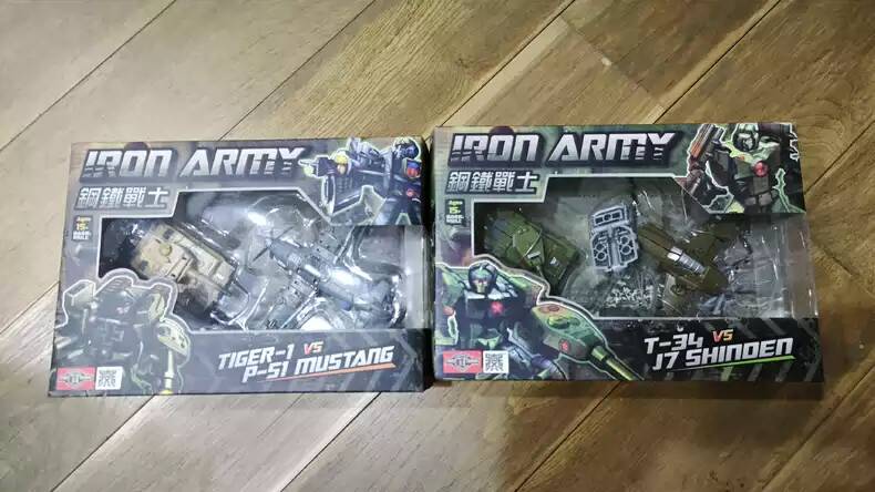 Transformable Toys Perfect Tfc TOYS IRON ARMY TIGER-1&P-51 MUSTANG