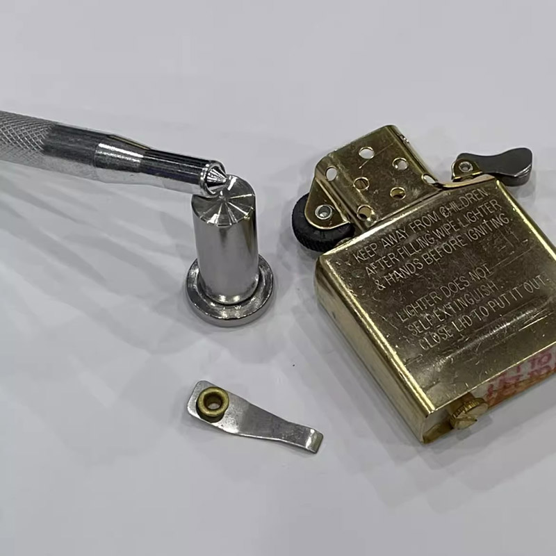 zippo ポパイ 時計　稼働中 。分解掃除済みR5.12 zippo ポパイ 時計 稼働中 。分解掃除済みR5.12